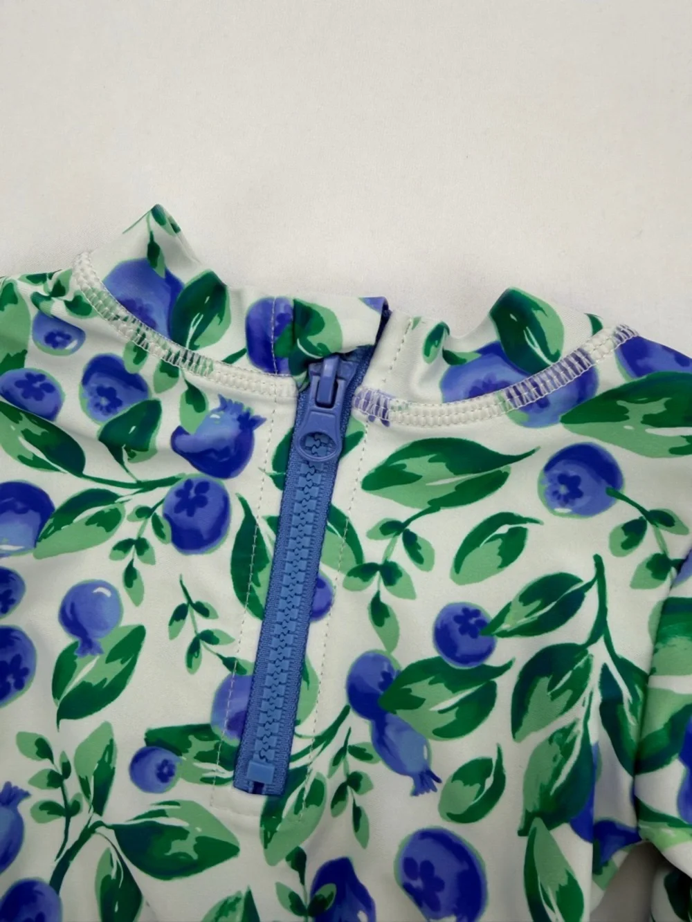 Tommy Bahama excellent no